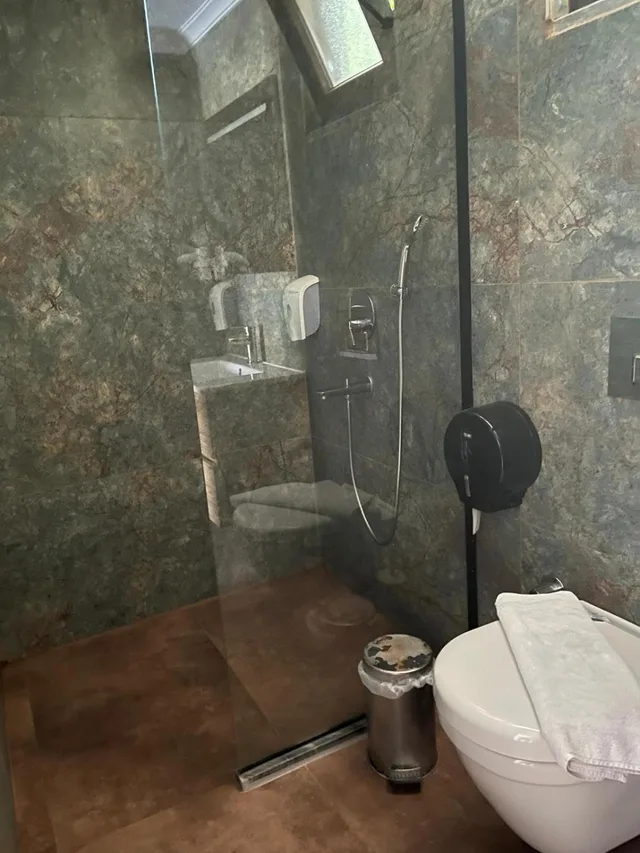 غرفة عائلية، Riverside Hotel 4/4