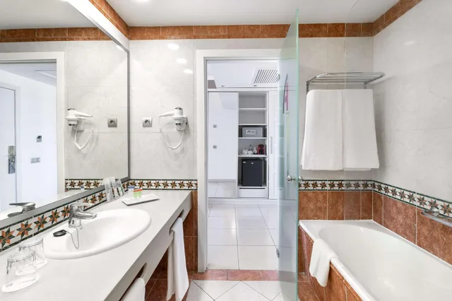 Room, Triple, 2 Beds, Alexandre La Siesta 3/3