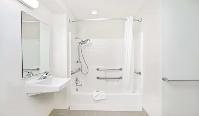 Standard, Queen Bed, Surestay By Best Western Sacramento South Natomas 7/7
