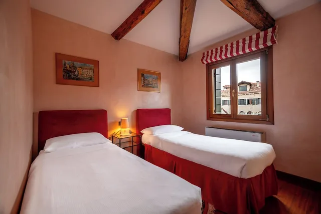 Condo, San Polo, Deluxe, King Bed, 3 Beds, Sofa, Annex، Palazzo San Luca 2/10