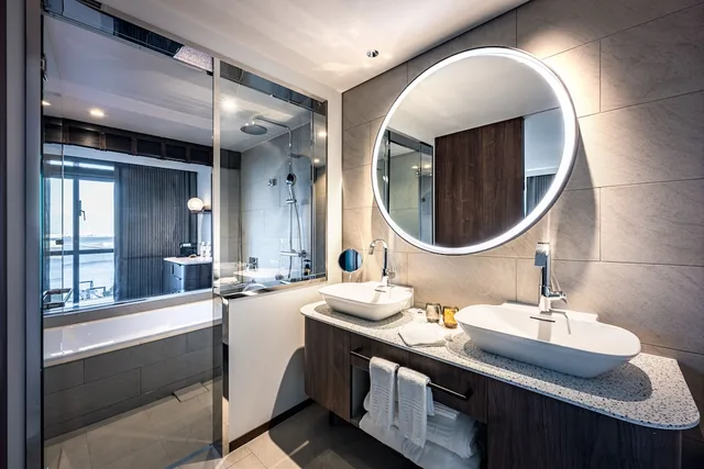 غرفة ديلوكس ركنية بسرير كينج في طابق مرتفع، THE GATE HOTEL YOKOHAMA by HULIC 2/2