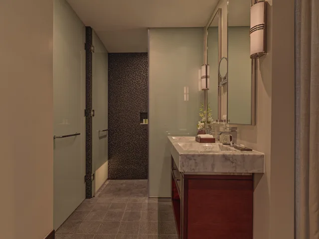 غرفة سوبيريور بسرير مزدوج، Azerai La Residence Hue 5/5
