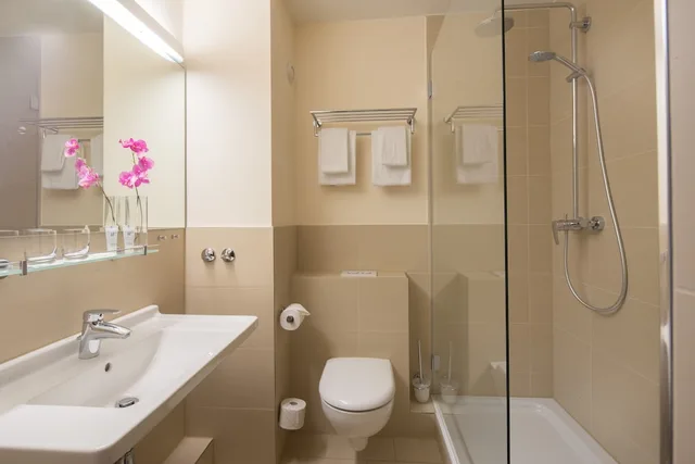 1 Bedroom, Queen Bed, City View, Balcony, Room in B&B - Studio for 2 People in Hamburg Mitte, Cozy and Modern 6/10