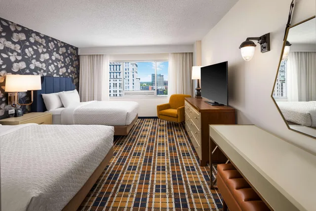 2 Bedrooms, Presidential, Suite, King Bed, 2 Queen Beds, 2 Bathrooms, Embassy Suites Atlanta Buckhead 1/3