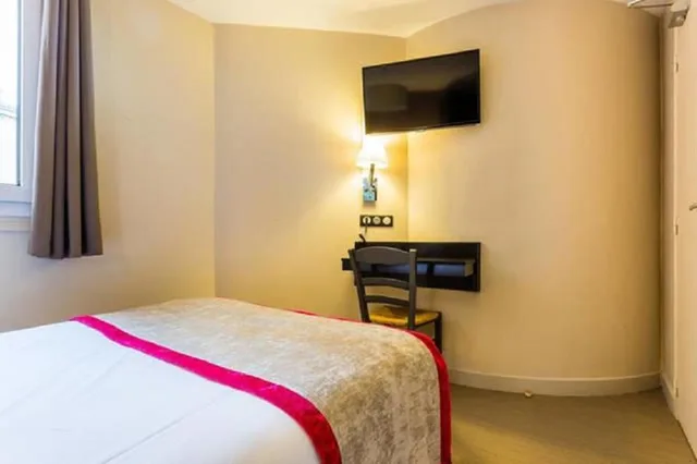 Adjoining, Double Bed، HOTEL BONSEJOUR MONTMARTRE 2/4