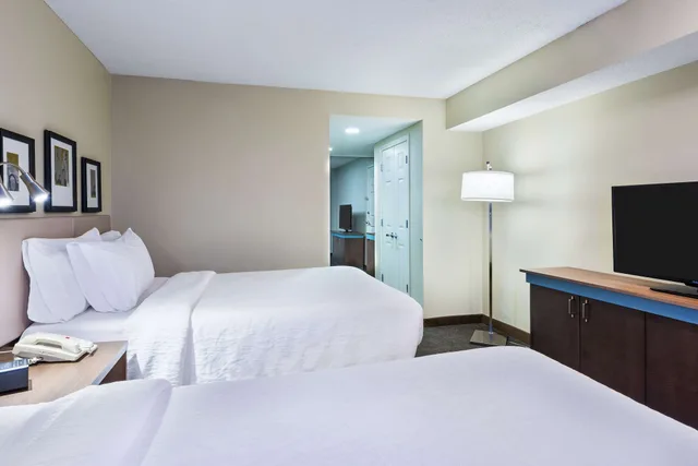 جناح جونيور بسريرين مزدوجين، Hilton Garden Inn Westbury 4/9