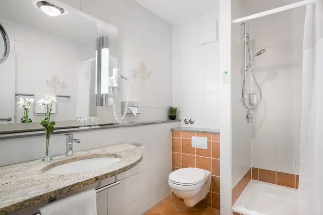 غرفة قياسية بسريرين كوين، Hotel Rega Stuttgart 3/3