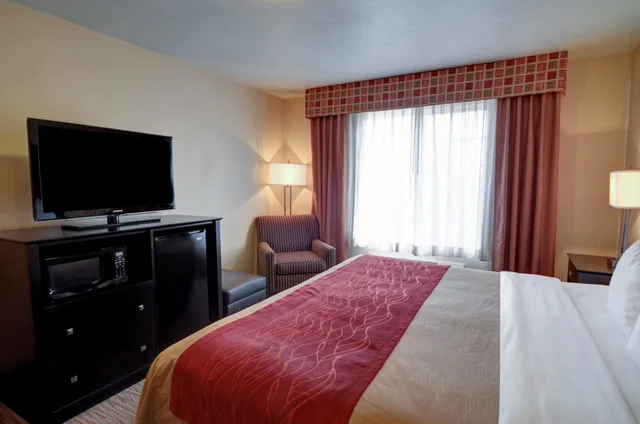 غرفة قياسية بسرير كينج، Comfort Inn & Suites Amarillo West Near Medical Center 8/9
