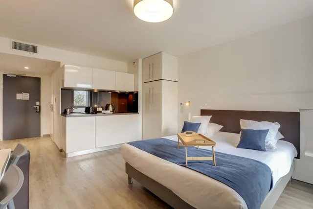 جناح استوديو متصل كومفورت بسرير مزدوج وسريرين منفصلين، All Suites Appart Hotel Bordeaux Pessac 1/2