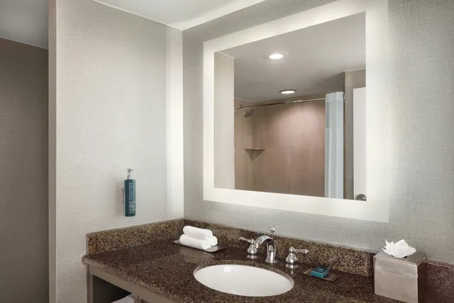 غرفة بسريرين كوين، Doubletree By Hilton Austin 3/5