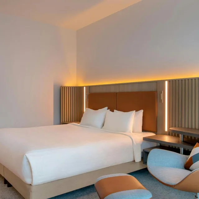 Business, Guest Room, King Bed, Conference Building، Courtyard By Marriott Bremen 4/10