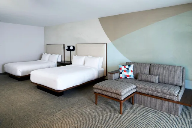 غرفة بسريرين كوين بإطلالة على المدينة، Courtyard by Marriott Santa Barbara Downtown 5/10