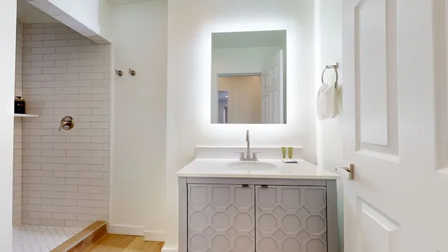 جناح بسريرين كوين وسرير كوين بغرفتي نوم بمطبخ، Ocean Breeze Hotel 9/10