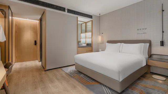غرفة بريميوم بسرير كينج بإطلالة على المدينة، Even Hotels Shenzhen Nanshan 4/7