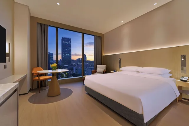 غرفة بسرير كينج، Hyatt Place Shenzhen Longgang 1/2