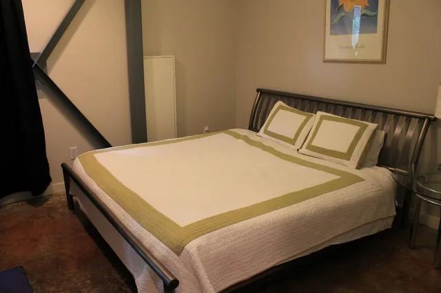 غرفة تنفيذية بسرير كينج، Modern B&B 3/5