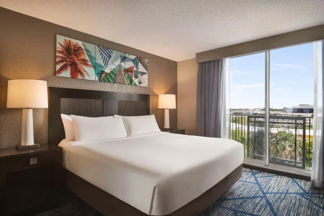 جناح بريميوم بسرير كينج بغرفتين، Embassy Suites by Hilton Miami International Airport 2/5