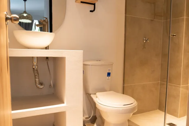 غرفة رباعية بسرير مزدوج وسرير فردي مع سرير سحّاب إضافي، Casana Rosa Hotel 2/2
