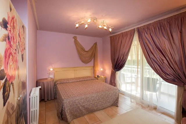Deluxe, Suite, Queen Bed, Balcony, Hotel Serenella 1/10