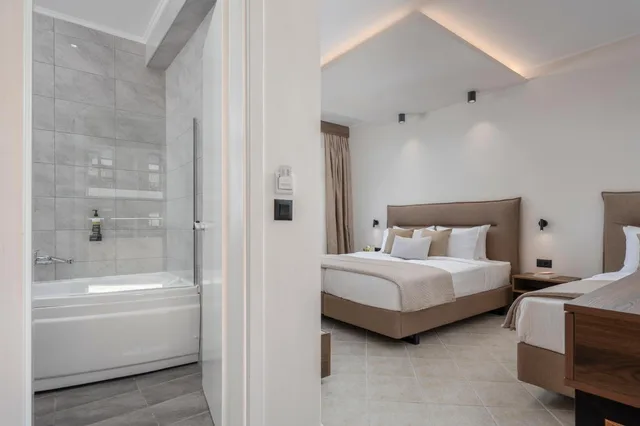 Standard, Triple, Alia Palace - Adults Only 5/9
