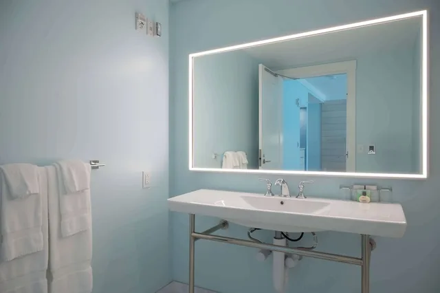 Room, King Bed, Cove Side، The Colony Hotel 7/9