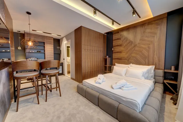 غرفة سوبيريور بسرير كوين بإطلالة على المدينة، Black Pearl Luxury Suites 2/6