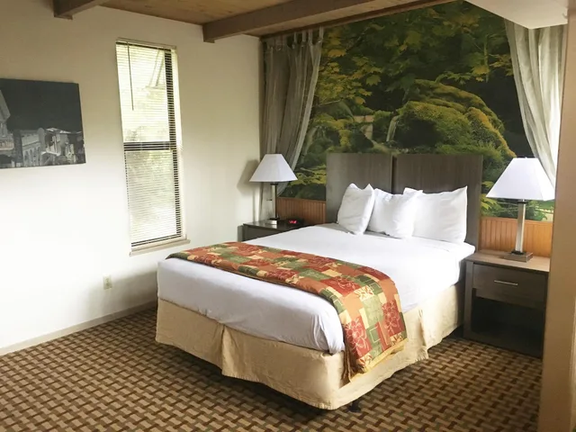 غرفة بسرير كينج، Northern Queen Inn 1/2