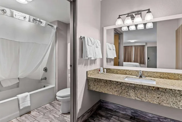 غرفة بسريرين كوين للمدخنين، Days Inn by Wyndham Buckeye 8/8