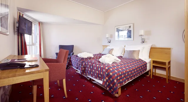 Suite, Double Bed, Sofa, Home Hotel Bryggeparken 3/10