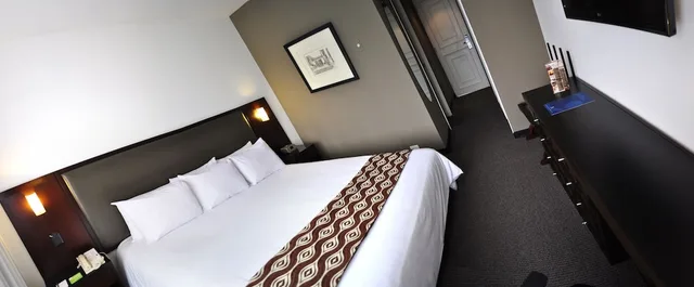 غرفة بسرير كينج بشرفة، Wyndham Costa Del Sol Trujillo 1/3