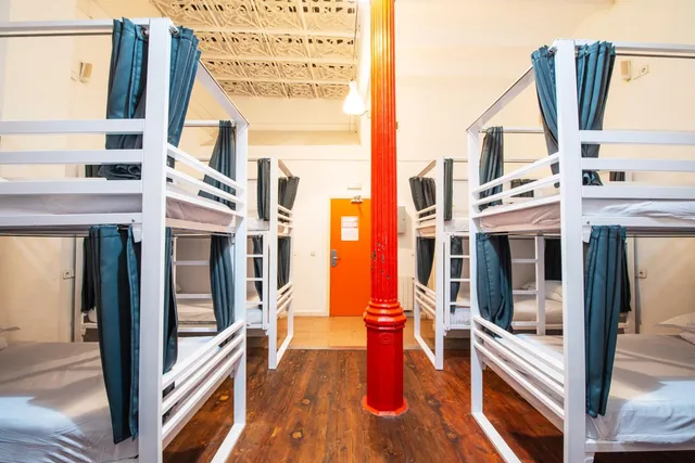 Private, 8 Beds, Shared Bathroom، Safestay Barcelona Gothic 1/1