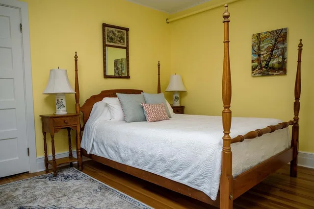 Mansion, Queen Bed، Hartness House Inn 4/9