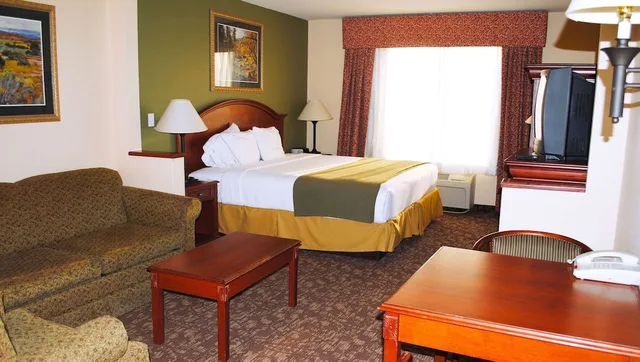 غرفة بسرير كينج، Magnuson Hotel Commerce 1/2
