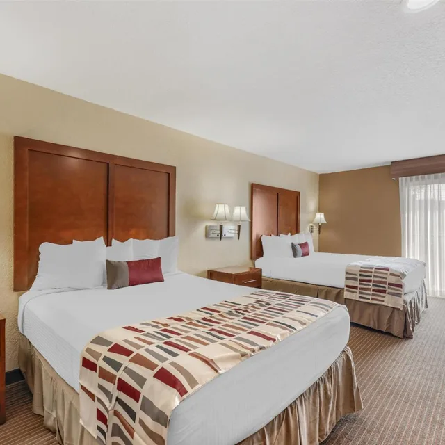 Suite, 3 Queen Beds, Queen Bed, Sofa, Best Western Alamo Suites 1/5