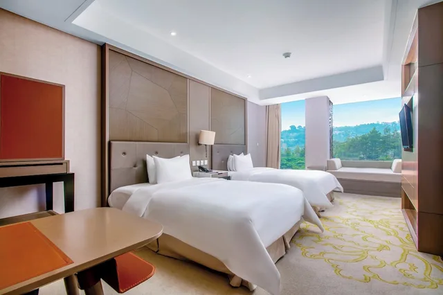 غرفة بريميوم بسريرين منفصلين في طابق مرتفع، INTERCONTINENTAL BANDUNG DAGO PAKAR 2/8