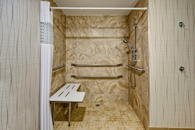 غرفة بسرير كينج لذوي الإعاقة، Hampton Inn Houston Baytown 4/4