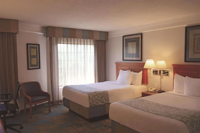 غرفة بريميير بسريرين مزدوجين، La Quinta Inn by Wyndham Austin Oltorf 1/1