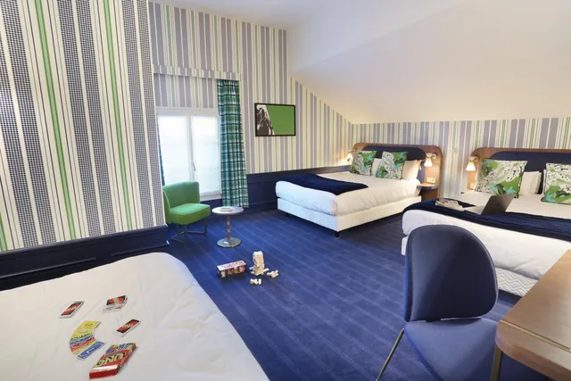 Family 6، Auberge Du Cheval Blanc 5/9