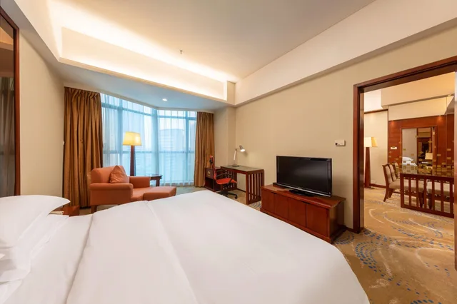 جناح بغرفة نوم واحدة مع دخول صالة النادي، Crowne Plaza Foshan 1/6