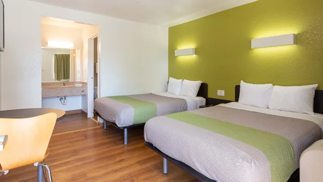 غرفة رباعية بسريرين مزدوجين، Motel6 Camp Springs, DC - South Camp Springs 2/5