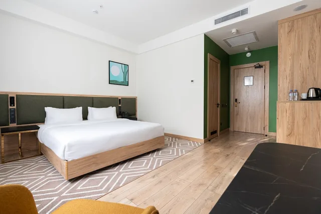 غرفة قياسية بسرير كينج، The Elements Hotel Tashkent 2/3
