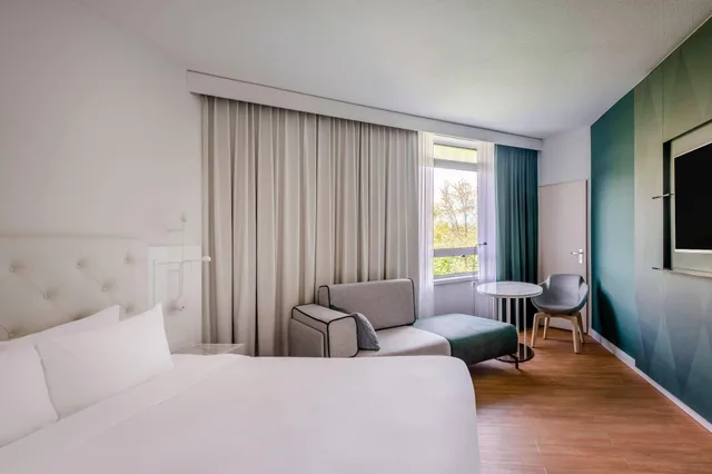 غرفة سوبيريور بسرير كينج، Munich Marriott Hotel 1/10