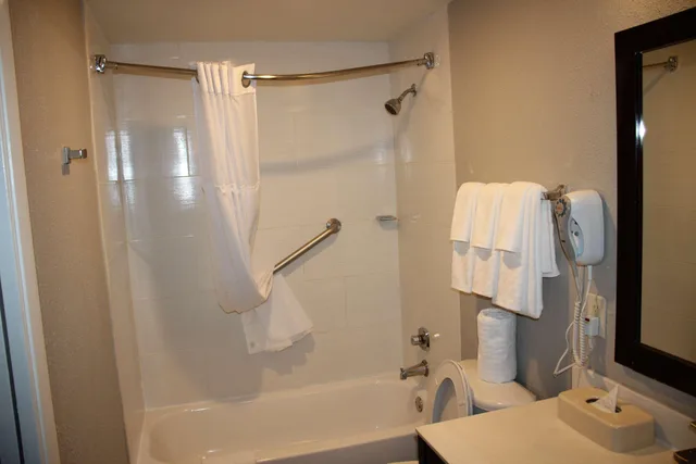 غرفة بسريرين مزدوجين، Boca Suites Deerfield Beach, SureStay Collection by Best Western FL 9/9