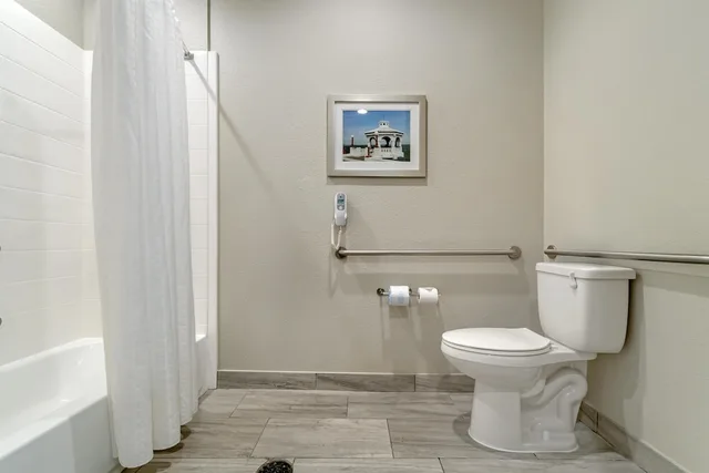 غرفة قياسية بسرير كينج مع أريكة بمطبخ صغير لذوي الإعاقة، Executive Residency By Best Western Corpus Christi 4/5