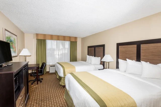 Deluxe, 2 Queen Beds, Baymont by Wyndham Fort Myers Airport 1/5