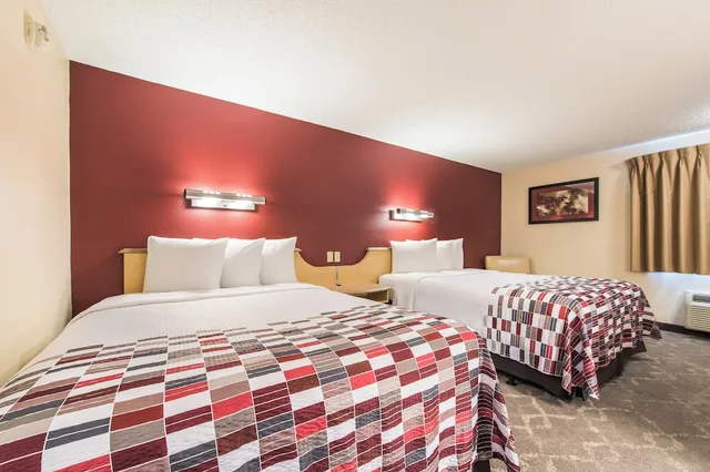 غرفة قياسية بسريرين كوين لغير المدخنين، Red Roof Inn Seattle Airport Seatac 1/10