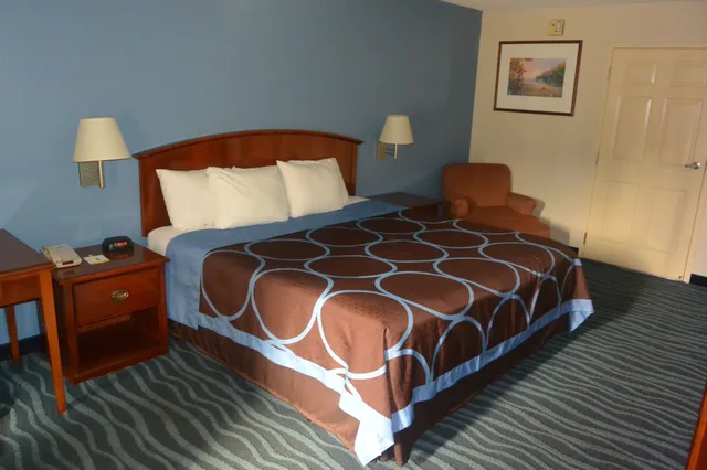 غرفة قياسية بسرير كينج، Days Inn By Wyndham Clarksville North 3/5