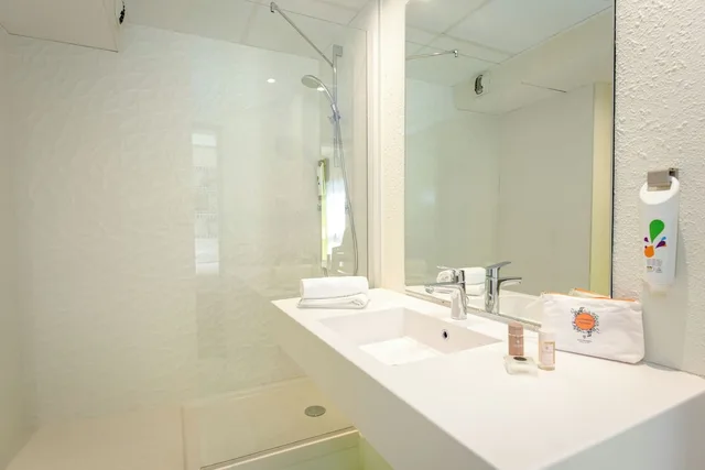 جناح متصل بسريرين مزدوجين، Ibis Styles Cannes Le Cannet 9/10