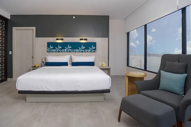 جناح بريميوم بسرير كينج، DoubleTree by Hilton Guayaquil 3/7
