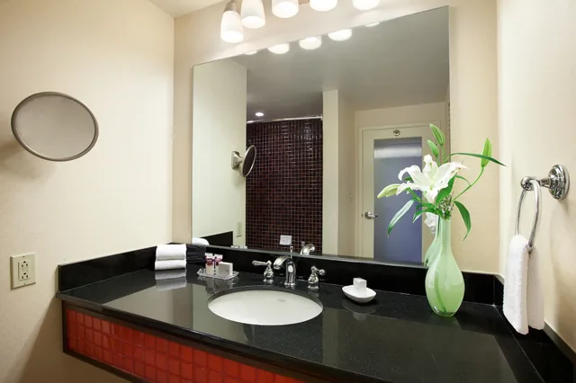 Renovated, Resort, Deluxe, 2 Queen Beds، Caesars Republic Lake Tahoe 6/8